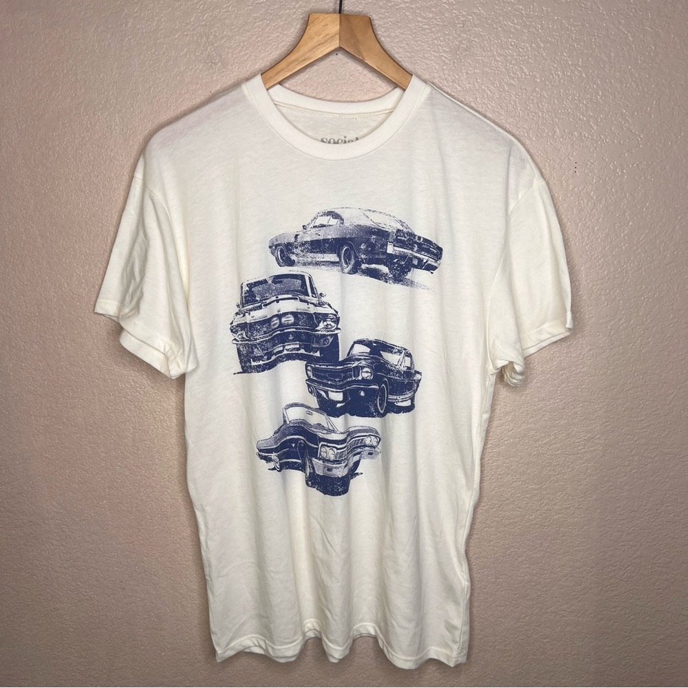 Graphic Tee with Classic Car Print Women’s Small 90’s White Blue Americana Retro